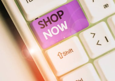 El yazısı Atölye 'de. Mağazalardan veya internetten mal satın almanın eylem veya etkinliği anlamına gelen kavram.