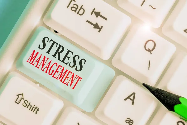 Nota di scrittura che mostra la gestione dello stress. Foto aziendale che mostra modi di apprendimento di comportarsi e pensare che riducono lo stress . — Foto Stock