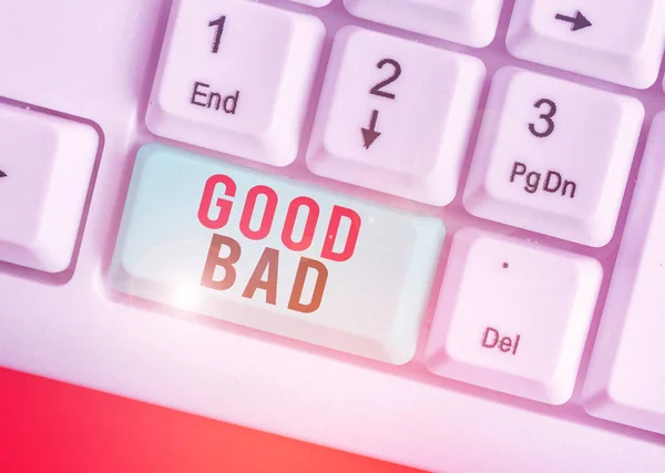 Escritura de texto a mano Good Bad. Concepto que significa parecer que va a tener un resultado bueno o malo . — Foto de Stock