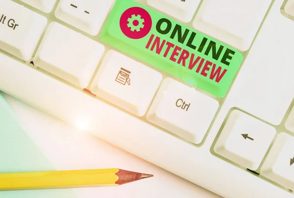 Word Writing Text Online-Interview. Geschäftskonzept für eine Methode, die mittels computervermittelter Kommunikation durchgeführt wird. — Stockfoto