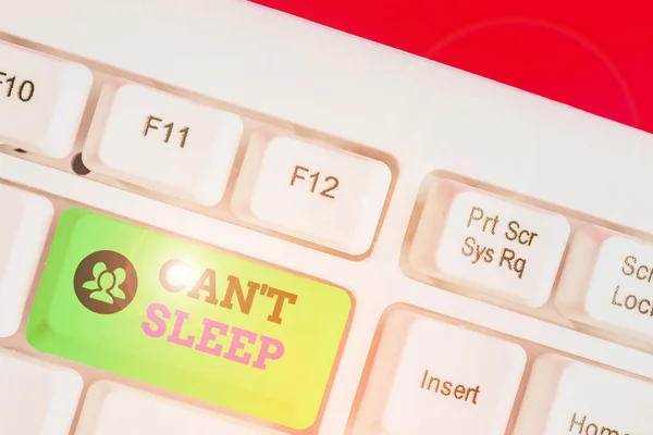 Signo de texto que muestra Can T Sleep. Problemas conceptuales para dormir o despertarse con frecuencia durante la noche . —  Fotos de Stock