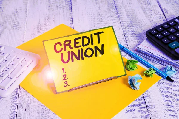 Koncepcyjne pisanie ręczne pokazujące unię kredytową. Business Photo Text spółdzielni stowarzyszenia, które sprawia, że małe kredyty dla członków. — Zdjęcie stockowe