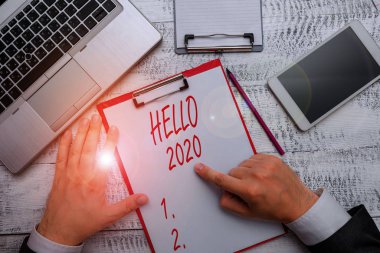 Kelime yazma metni Merhaba 2020. Telefona cevap verme nin ifade veya selamlama jesti için iş konsepti.