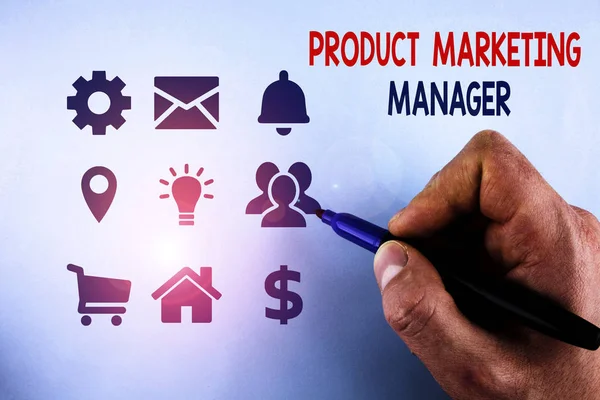 Pisanie notatki przedstawiającej Product Marketing Manager. Business photo showcasing kto jest odpowiedzialny za wprowadzenie planu sprzedaży produktu Mężczyzna projektowanie koncepcji prezentacji układu dla promocji biznesu. — Zdjęcie stockowe