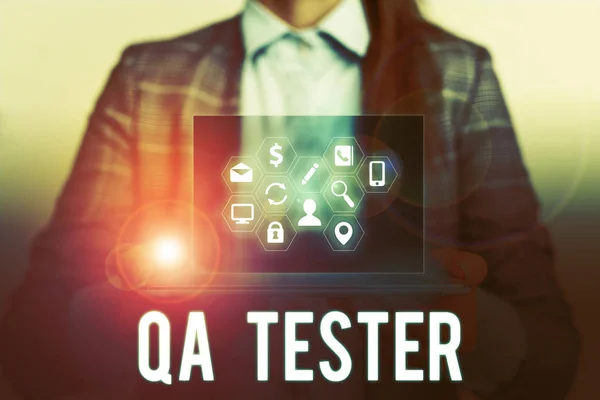 Koncepcyjny pisanie ręczne pokazujące qa tester. Business Photo showobudowa zapewnienie jakości projektu przed wdrożeniem. — Zdjęcie stockowe