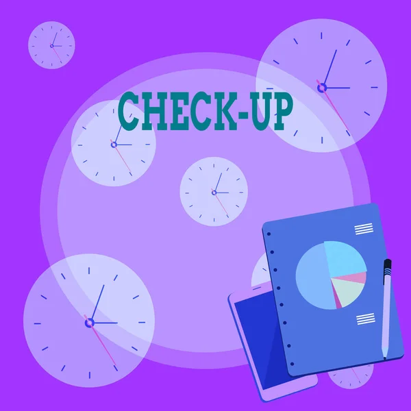 Schreiben Notiz zeigt Check-up. Geschäftsfoto, das die physikalische medizinische oder klinische Untersuchung zeigt, die durch das Layout des Smartphones vom Kugelschreiber-Notizblock des Geschäftskuchendiagramms gemacht wurde. — Stockfoto