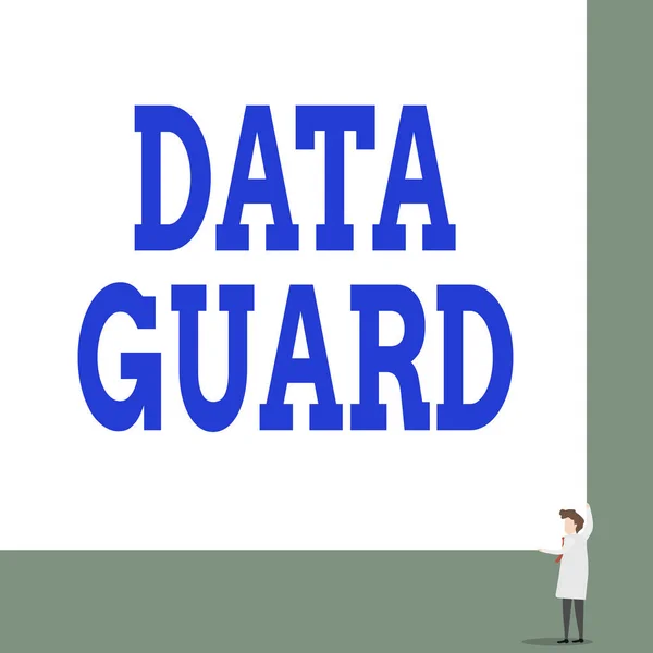 Текстовый знак, показывающий Data Guard. Концептуальные базы данных анализа фотографий, чтобы выжить после стихийных бедствий и повреждений данных Передний вид молодая женщина держит две руки правый угол большой чистый прямоугольник . — стоковое фото