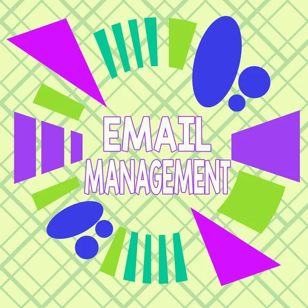 Schrijfbriefje met E-mail management. Zakelijke foto presentatie systematische tactiek in het maximaliseren van e-mail praktijken efficiëntie Asymmetrisch formaat patroon object outline multicolor design. — Stockfoto