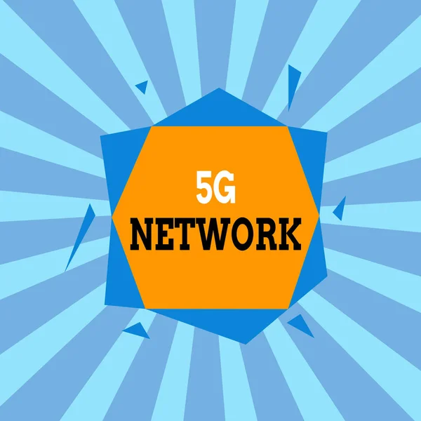 Znak tekstowy pokazujący sieć 5g. Zdjęcie koncepcyjne znacznie zwiększa szybkość i responsywność sieci bezprzewodowej Asymetryczne nierównomierny kształt szablonu obiektu zarys obiektu wielobarwny. — Zdjęcie stockowe