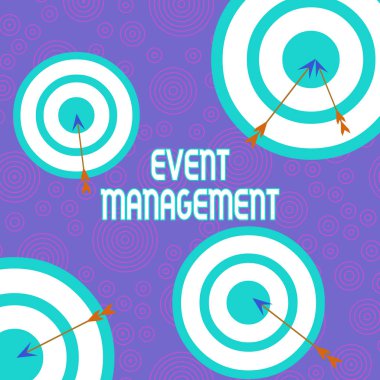 Olay Yönetimi 'ni gösteren kavramsal el yazısı. Büyük olay ve konferansların planlanması ve analizinin iş fotoğrafı gösterimi işi Ok ve yuvarlak hedef asimetrik şekil çok renkli tasarım.