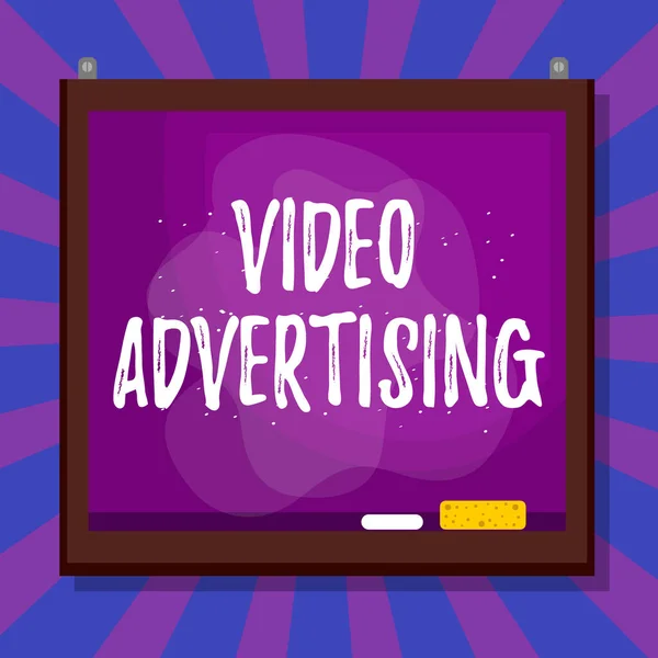 Szövegírás Videó Reklám. Üzleti koncepció magában foglalja az online megjelenítés hirdetések, amelyek videó aszimmetrikus egyenetlen alakú formátum minta objektum körvonalazódik többszínű design. — Stock Fotó