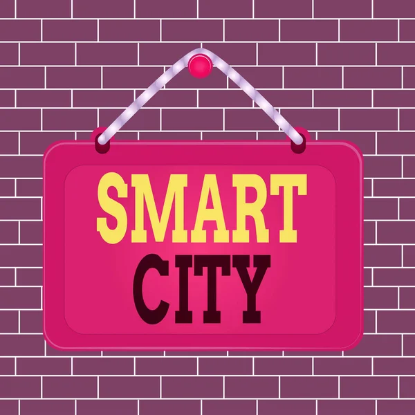 Znak tekstowy pokazujący Smart City. Conceptual zdjęcie obszar miejski, który wykorzystuje różne elektroniczne Internet rzeczy Zarząd stałe paznokci ramki ciąg paski kolorowe tło prostokąt panel. — Zdjęcie stockowe