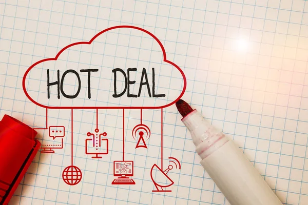 Woord schrijven tekst Hot Deal. Bedrijfsconcept voor een overeenkomst waarbij een van de partijen wordt aangeboden en aanvaard. — Stockfoto