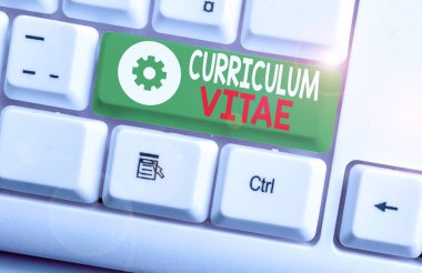 Müfredat Vitae 'yi gösteren metin işareti. Kavramsal fotoğraf bir gösterinin kısa bir özeti eğitim ve niteliktir.