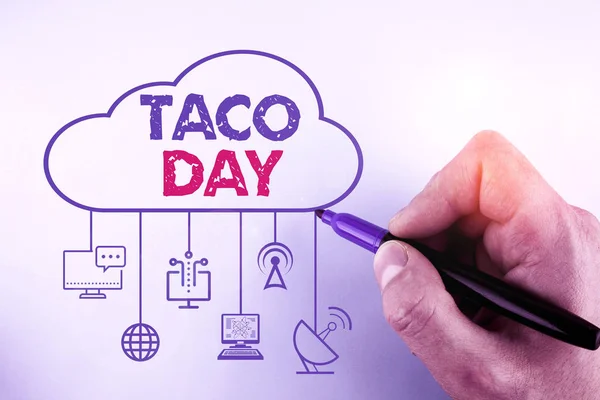 Texte d'écriture de mots Taco Day. Concept d'entreprise pour la journée de célébration qui favorise la consommation de tacos aux États-Unis . — Photo