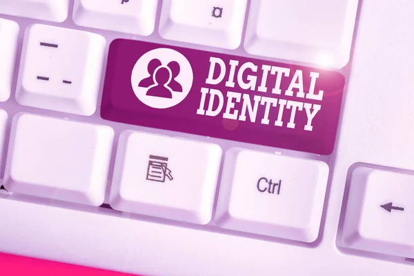 Scrittura di testi a mano Identità digitale. Concetto che significa identità di rete adottata o rivendicata nel cyberspazio . — Foto Stock