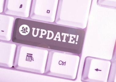 El yazısı güncellemesi. Kavram demek, yazılım programı gibi daha modern ya da güncel bir şeyi beyaz arkaplan anahtar alanının üzerinde boş not kağıdı olan beyaz pc klavye haline getirmek demek..
