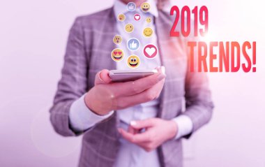 El yazısı metin yazma 2019 Trendleri. Bir şeyin geliştiği veya değiştiği genel yön anlamına gelen kavram.