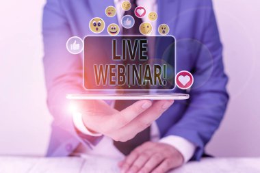 Kelime yazma metni Live Webinar. Web üzerinden aktarılan sunum konuşması veya seminer için iş konsepti.