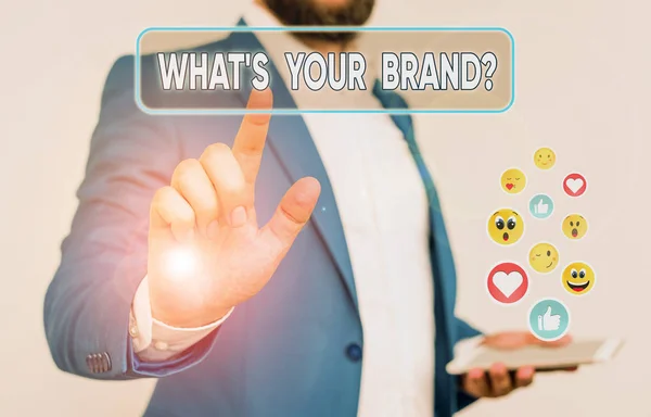 Palavra que escreve o texto What S Your Brand Question. Conceito de negócio para perguntar sobre o logotipo do produto faz ou o que você comunica . — Fotografia de Stock