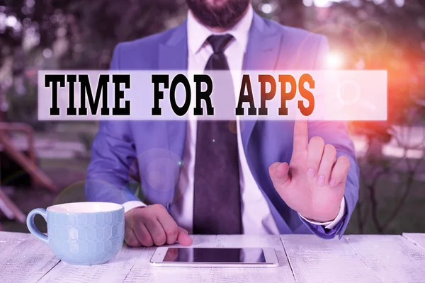 Textový nápis zobrazující Time For Apps. Konceptuální foto Nejlepší plnohodnotný servis, který pomáhá komunikovat rychleji Podnikatel s ukazováčkem před ním. — Stock fotografie