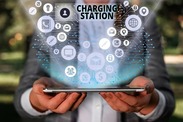 Manuscrito texto Charging Station. Conceito que significa lugares onde mostrando carregar seu equipamento elétrico . — Fotografia de Stock