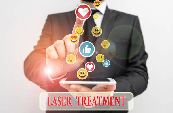 Nota de escrita mostrando o tratamento a laser. Foto de negócios mostrando qualquer uma das várias técnicas médicas e cirúrgicas usando lasers . — Fotografia de Stock