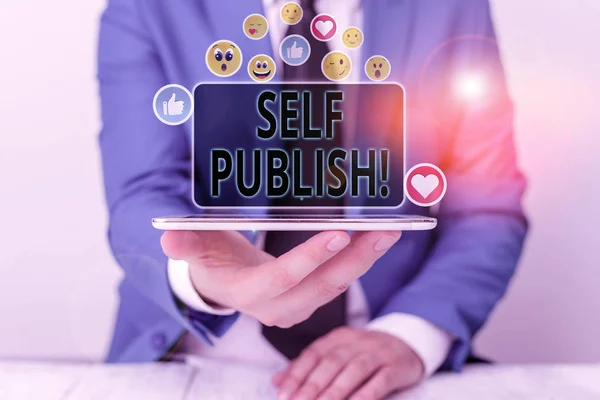 Parola di scrittura del testo Self Publish. Il concetto d'affari per scrittore pubblica il pezzo di quelli lavora indipendentemente a proprie spese . — Foto Stock