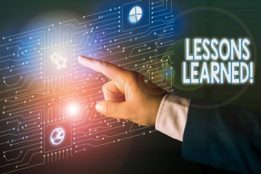 El yazısı metin Dersler Öğrendim. Kavram anlamı deneyimleri aktif olarak alınması gereken proje damıtılmış.