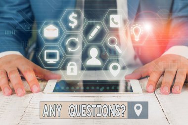 Herhangi bir soru gösteren kavramsal el yazısı. Bir şey hakkında gösteren sormak için sipariş yazmak demek İş fotoğraf metni.