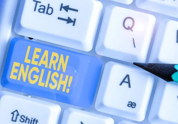 Texto para caligrafia Aprenda inglês. Conceito ganho de significado adquire conhecimento em nova língua por estudo . — Fotografia de Stock