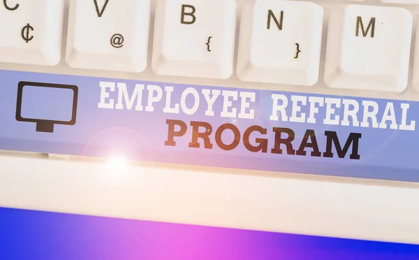 Texto de caligrafia Programa de Indicação de Empregados. Conceito que significa que os funcionários são recompensados por introduzir recrutas . — Fotografia de Stock