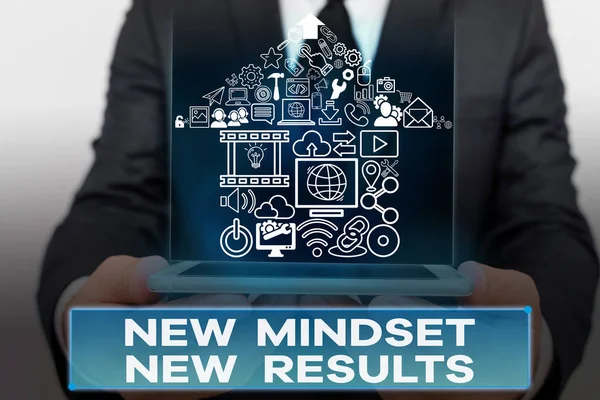 뉴 민 셋 (New Mindset) 새로운 결과를 보여 주는 텍스트 사인. 실제 사진 장애는 성취 할 수있는 기회이다. — 스톡 사진