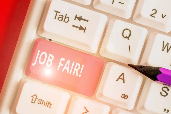 Sinal de texto mostrando Job Fair. Evento fotográfico conceitual em que os empregadores recrutadores dão informações aos funcionários . — Fotografia de Stock