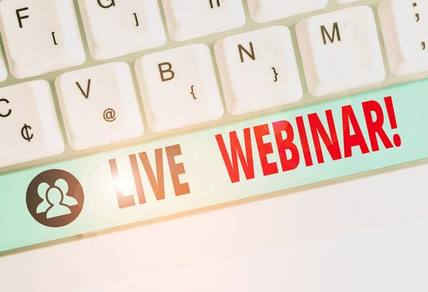 Handgeschreven tekst Live Webinar schrijven. Concept betekenis presentatie lezing of seminar verzonden via web. — Stockfoto