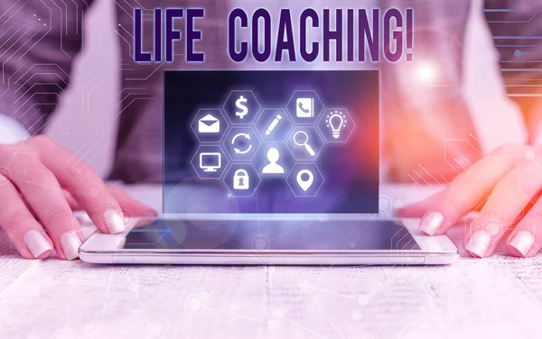 Escritura a mano conceptual que muestra Life Coaching. Foto de negocios mostrando demostrando empleado para ayudar a mostrar alcanzar sus objetivos en la carrera . —  Fotos de Stock