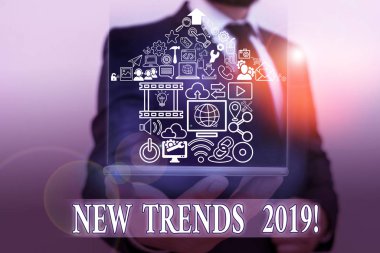 Kelime yazma metni Yeni Eğilimler 2019. Bir şeyin geliştiği genel yön için iş kavramı.