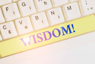 Bilgeliği gösteren bir not yazıyorum. İş fotoğrafı kalitesini gösteriyor. Tecrübe sahibi ve iyi muhakeme yeteneği olan bir şey..