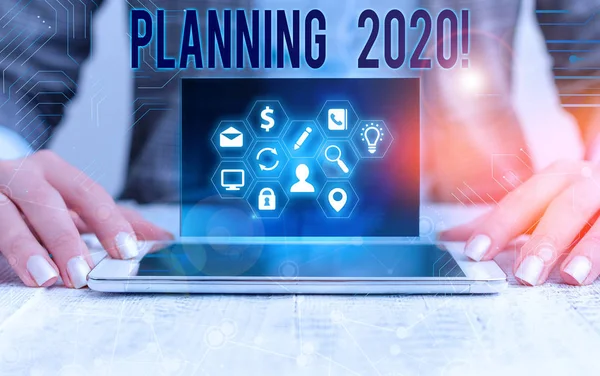 Conceptuele hand schrijven met de planning 2020. Zakelijke fotopresentatie proces van het maken van plannen voor iets volgend jaar. — Stockfoto