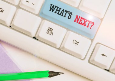 Sonraki Soru Ne Olduğunu gösteren metin işareti. Onun gelen eylemleri veya davranışları hakkında gösteren kavramsal fotoğraf.