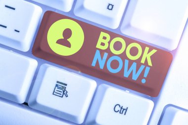 Kitap Şimdi gösteren kavramsal el yazısı. Zaten satın almış çünkü yer olması garanti İş fotoğraf vitrin.