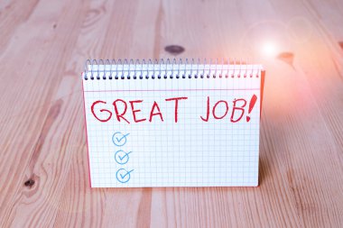 El yazısı harika bir iş. Kavram, birini iyi yaptığı bir şey için övmek anlamına gelir. Ahşap zemin, ahşap zemin, spiral defter oyuk ofisi..