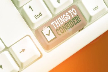 El yazısı metin Things Göz önünde bulundurulması gereken. Kavram anlamı karar vermek için bir şeyi dikkatlice düşünün.