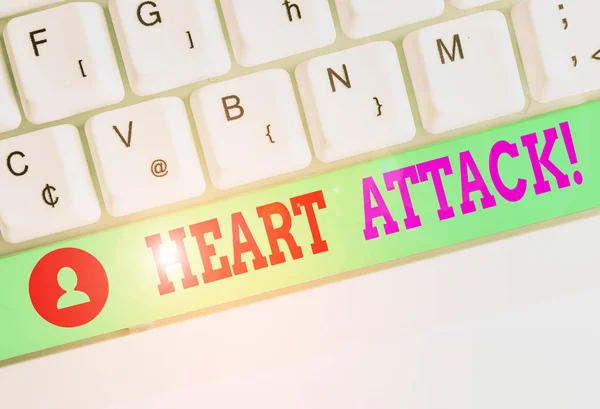 Texte d'écriture de mots Heart Attack. Concept d'entreprise pour survenue soudaine d'une thrombose coronarienne entraînant la mort . — Photo