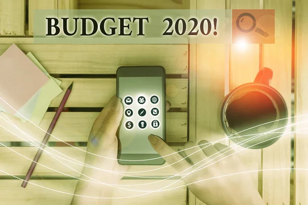 Текст написання слів Бюджет 2020 року. Бізнес-концепція оцінки доходів і витрат на наступний або поточний рік . — стокове фото
