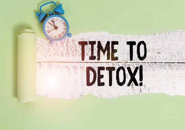 Writing note showing Time To Detox. Business photo showcasing when you purify your body of toxins or stop consuming drug Alarm clock and torn cardboard on a wooden classic table backdrop. — 스톡 사진