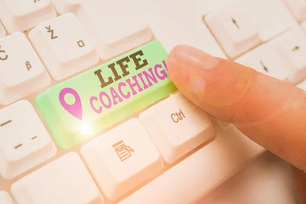 Texto de escritura de palabras Life Coaching. Concepto empresarial de demostración de empleo para ayudar a mostrar sus objetivos en la carrera. —  Fotos de Stock