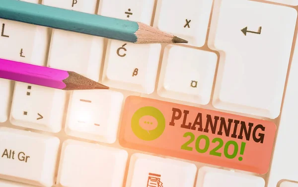 Schreiben Notiz zeigt Planung 2020. Business-Foto zeigt Prozess der Planung für etwas im nächsten Jahr. — Stockfoto