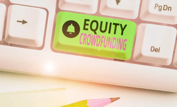 Texte montrant Equity Crowdfunding. Collecte de photos conceptuelles utilisées par les start-up et les entreprises en phase de démarrage . — Photo