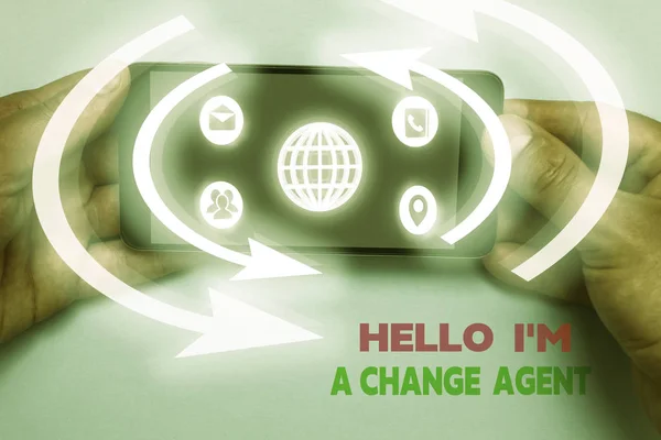 Λήμμα που γράφει "Γεια σας, είμαι πράκτορας αλλαγής". Επιχειρηματική ιδέα για την προώθηση και ενεργοποίηση της εξέλιξης της διαφοράς. — Φωτογραφία Αρχείου